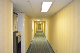 Super 8 by Wyndham Bentonville