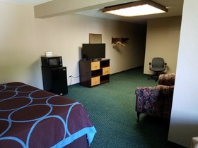 Super 8 by Wyndham Bentonville