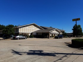 Super 8 by Wyndham Bentonville