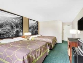 Super 8 by Wyndham Bentonville