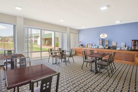 Super 8 by Wyndham Brinkley