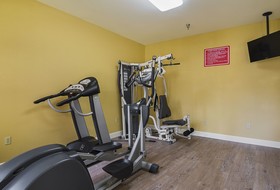 Econo Lodge Inn & Suites