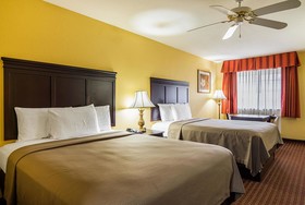 Econo Lodge Inn & Suites