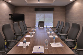 Holiday Inn Express & Suites Bryant - Benton Area