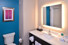 Holiday Inn Express & Suites Bryant - Benton Area