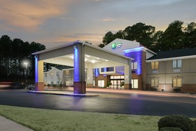 Holiday Inn Express Hotel & Suites Camden
