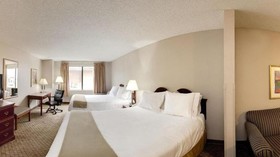 Holiday Inn Express Hotel & Suites Camden