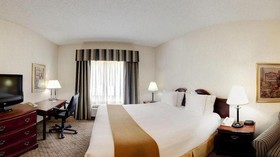 Holiday Inn Express Hotel & Suites Camden