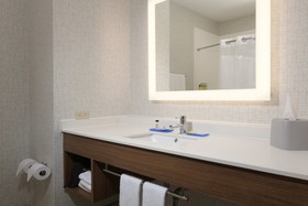 Holiday Inn Express Hotel & Suites Camden