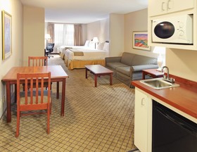 Holiday Inn Express Hotel & Suites Camden