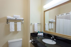 Holiday Inn Express & Suites Clarksville