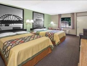 Super 8 by Wyndham Clarksville AR
