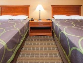 Super 8 by Wyndham Clinton