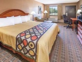 Super 8 by Wyndham Clinton