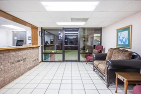 Super 8 by Wyndham Clinton