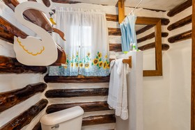 Log Cabin Inn Motel