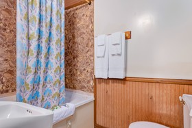 Log Cabin Inn Motel