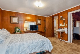 Log Cabin Inn Motel