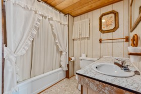 Log Cabin Inn Motel