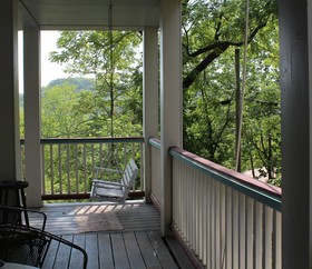 All Seasons Inn
