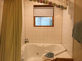 All Seasons Inn