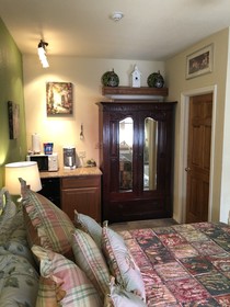 All Seasons Inn