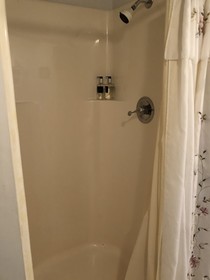 All Seasons Inn