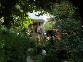 All Seasons Inn