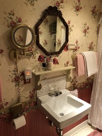 All Seasons Inn