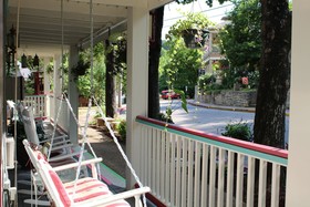 All Seasons Inn