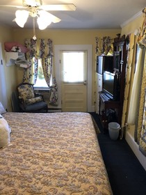 All Seasons Inn