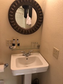 All Seasons Inn