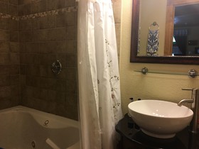 All Seasons Inn