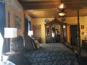 All Seasons Inn