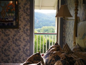 All Seasons Inn