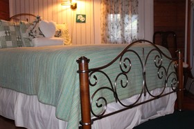All Seasons Inn