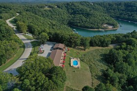 Pointe West Resort & Suites