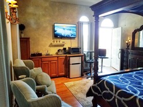 Tuscan Manor