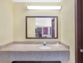 Days Inn by Wyndham Fayetteville