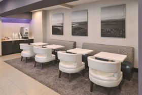La Quinta Inn & Suites by Wyndham Fayetteville