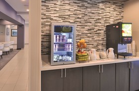 La Quinta Inn & Suites by Wyndham Fayetteville