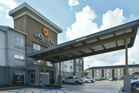 La Quinta Inn & Suites by Wyndham Fayetteville