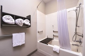 La Quinta Inn & Suites by Wyndham Fayetteville