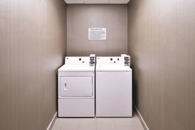 La Quinta Inn & Suites by Wyndham Fayetteville