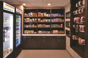 La Quinta Inn & Suites by Wyndham Fayetteville