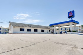 Motel 6 Fayetteville, AR