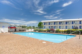 Motel 6 Fayetteville, AR