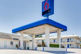 Motel 6 Fayetteville, AR