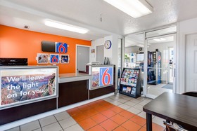 Motel 6 Fayetteville, AR