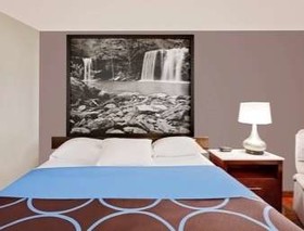 Super 8 by Wyndham Fayetteville